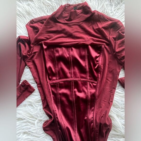 GUESS💫Maroon Bodysuit 💫sheer Longsleeves - Picture 4 of 7